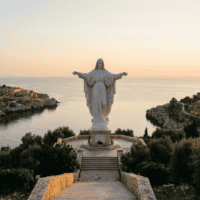 Statue de Notre-Dame du Liban à Harissa, symbole du refuge des chrétiens d'Orient