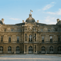 Le Palais du Luxembourg, siège du Sénat, à l'origine du concept d'ingérence intérieure